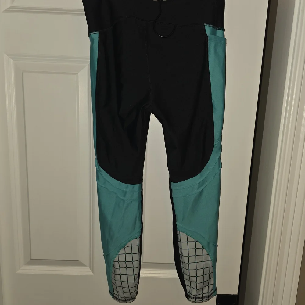 Under Armour Black and Teal Leggings - Picture 2 of 5